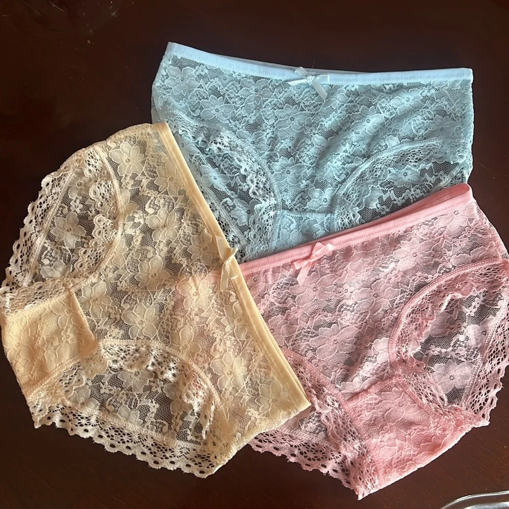 Ladies sexy floral lace panties - Picture 3 of 3